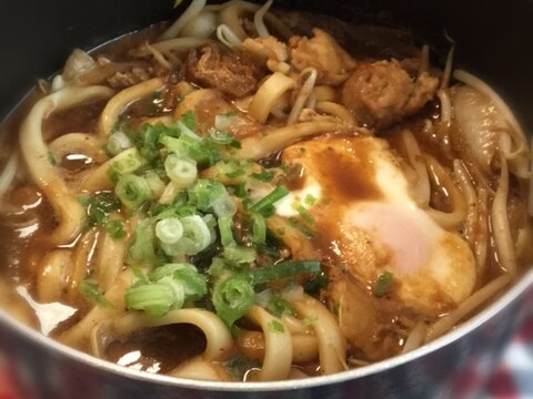 牛すじの味噌煮で味噌煮込みうどん